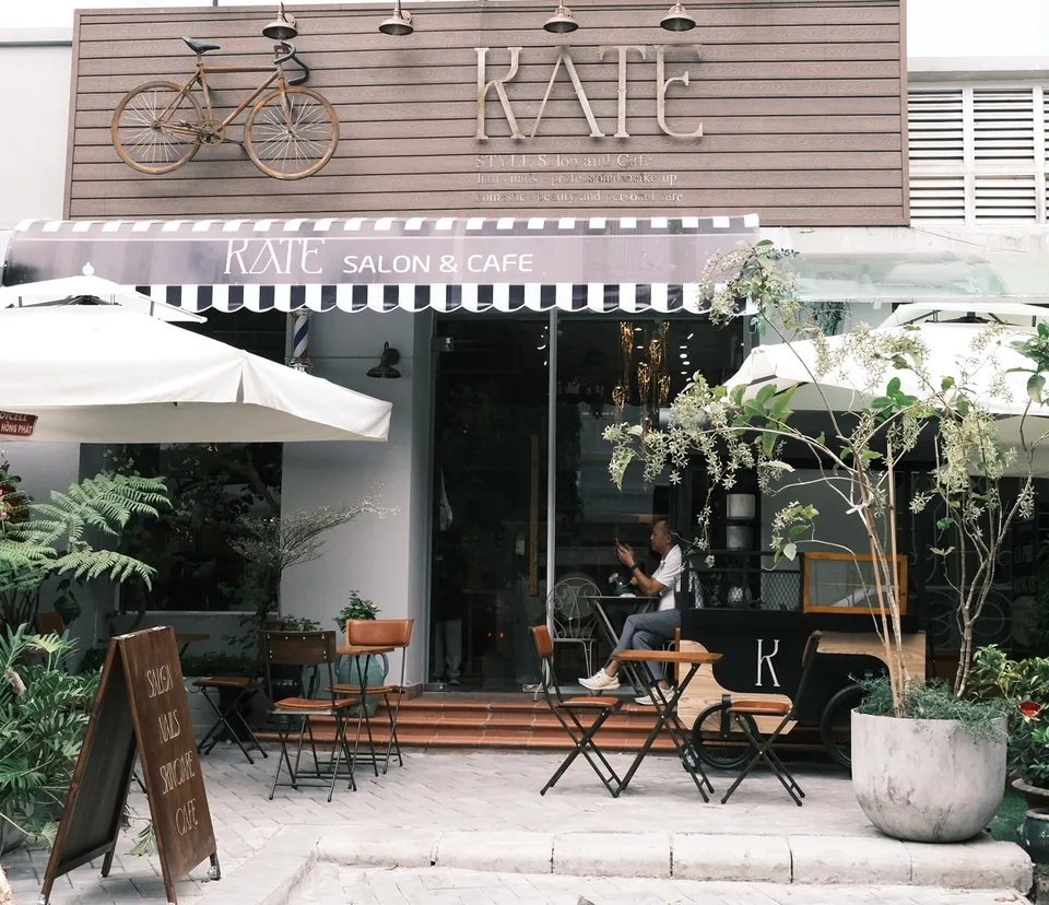 Mặt tiền Kate Salon trên Đường số 22, Khu đô thị Phú Mỹ Hưng
